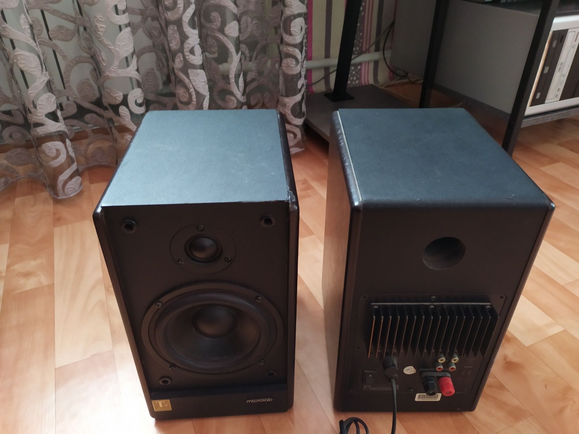 Продам  акустические колонки