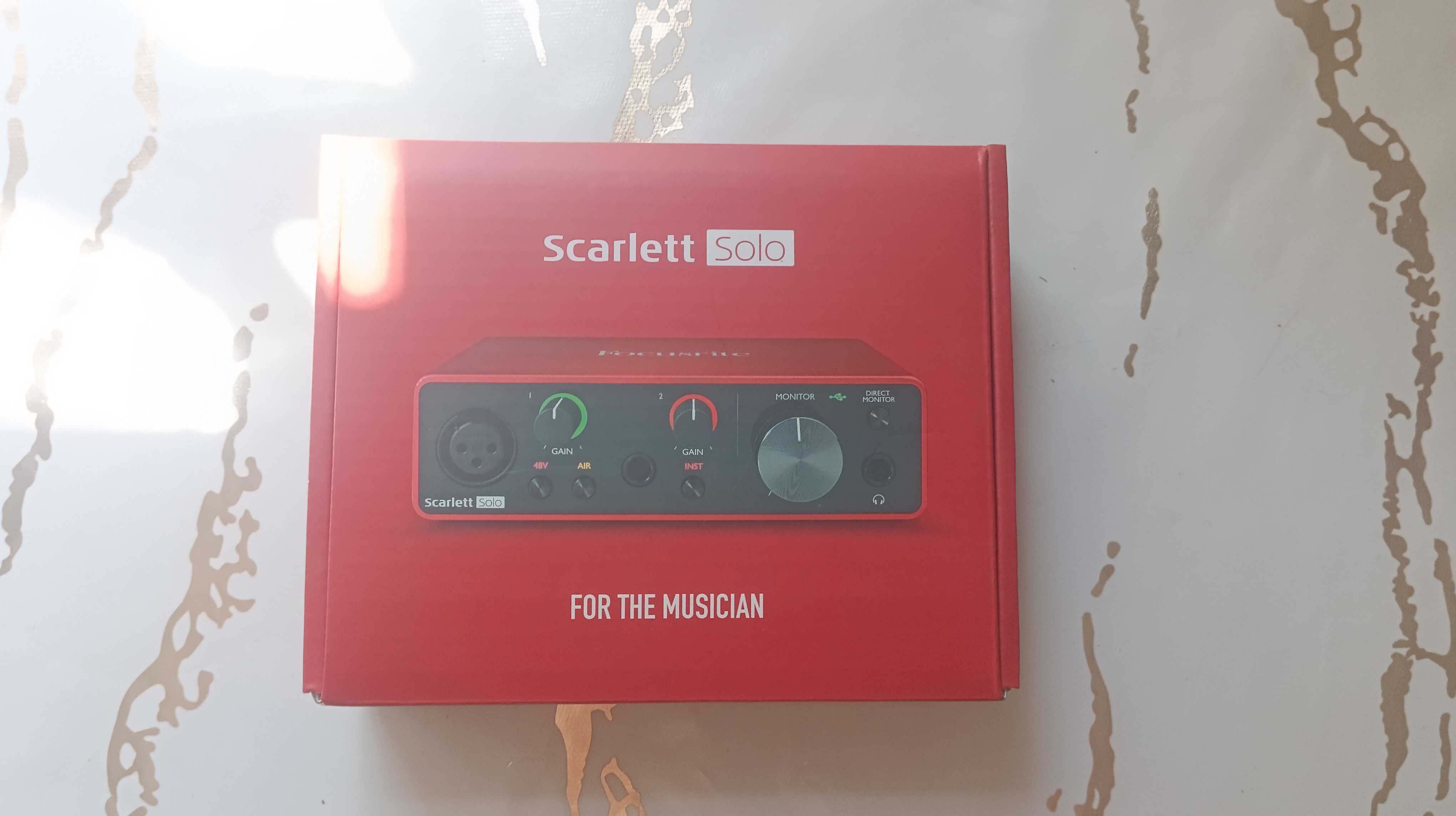 Продам аудиокарту focusrite solo gen 3