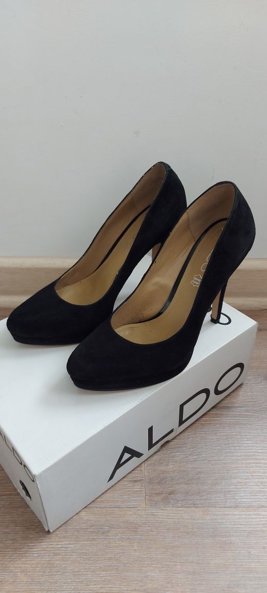 Замшевые туфли Aldo 39р.
