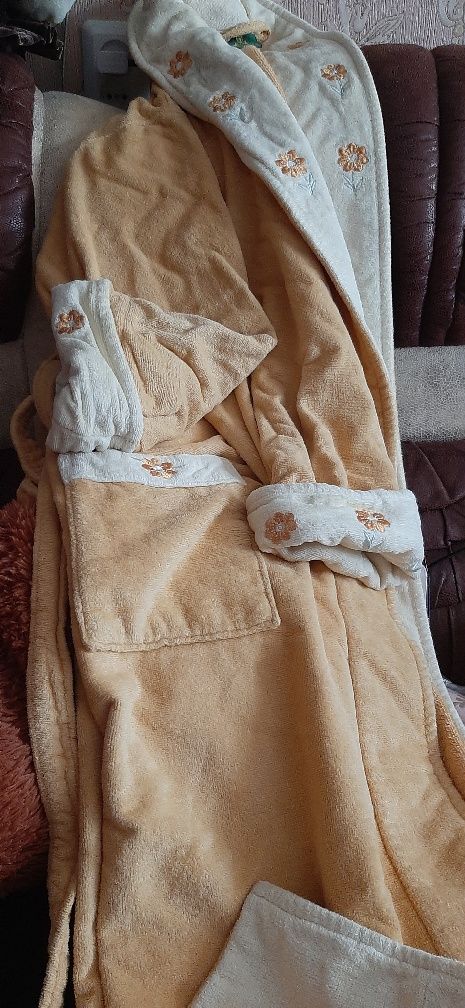 Продам халат,очень уютный .   XL МАХРОВЫЙ 100% COTON