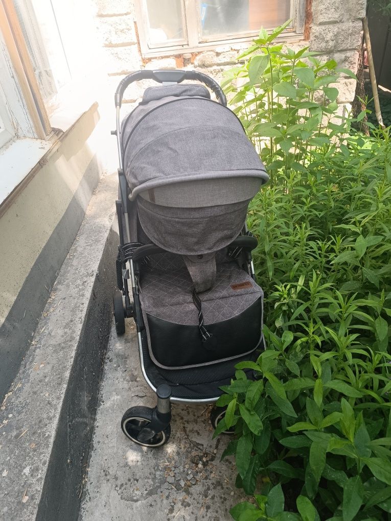 Продам коляску dearest