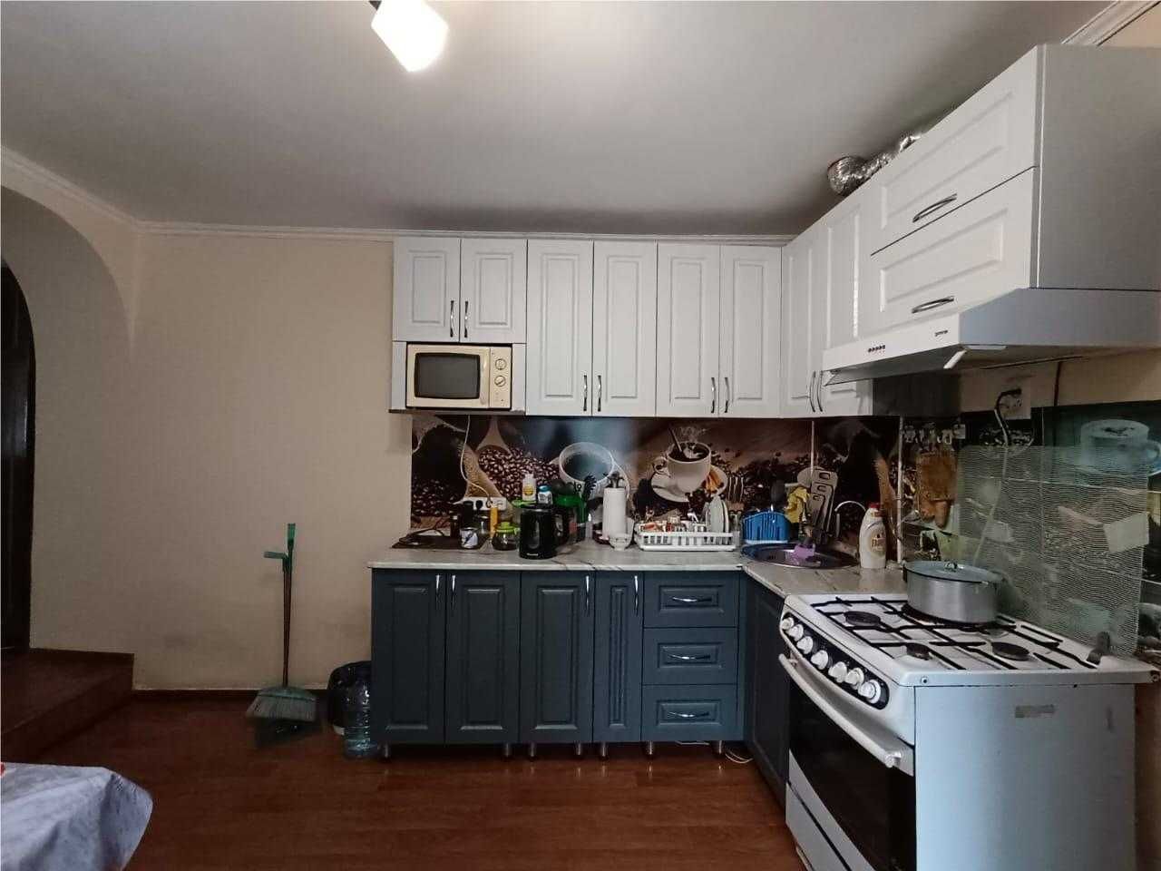 Продаю 3 комнатный дом в Пришахтинске.