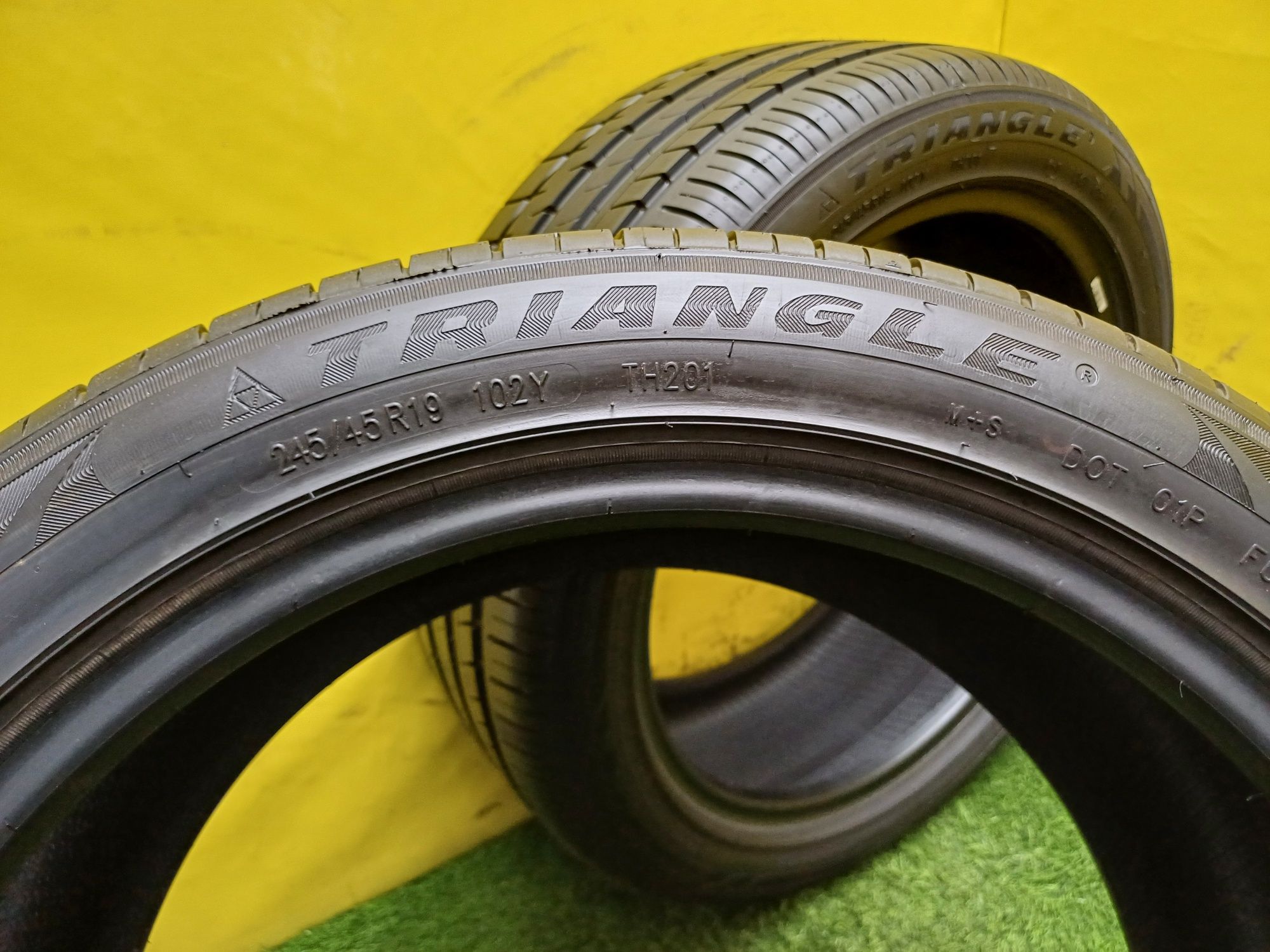 Шины 245/45 R19 Triangle пара.