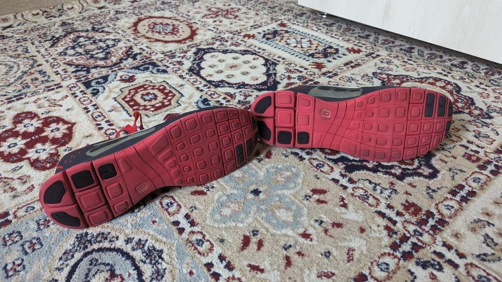 Кроссовки Nike 43 размера