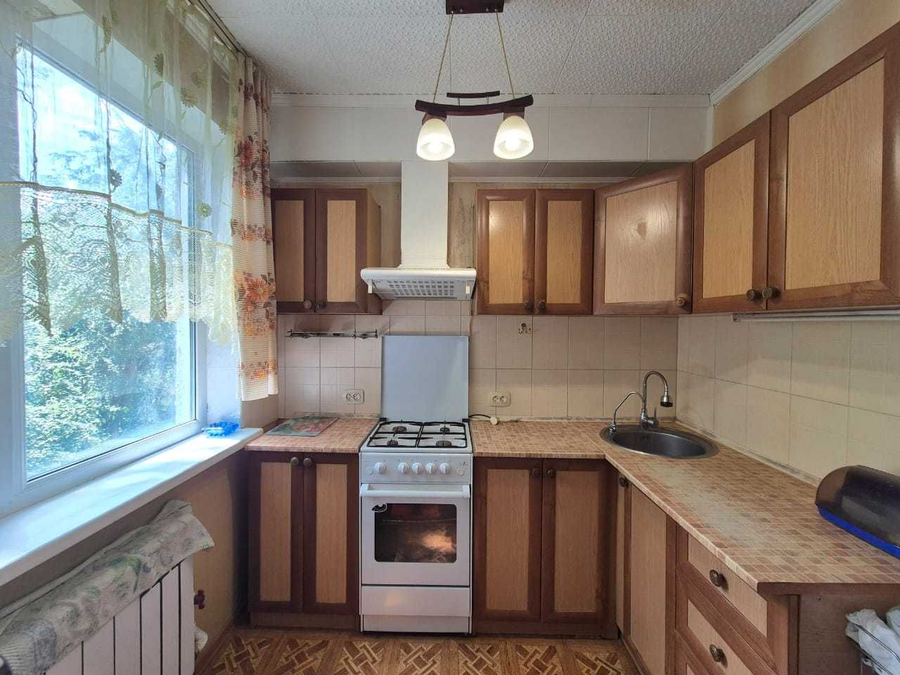 Продам 4 комн квартиру на 2 мкр на 3/5 эт