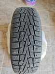 Продам комплект зимней резины 4шт с шипами ROADSTONE
