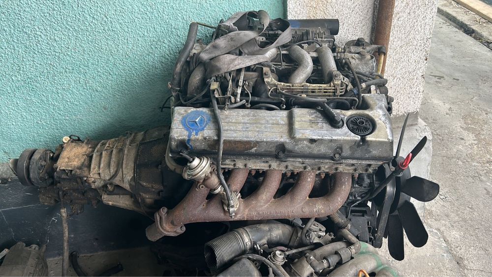 Двигателя Мерседеса M102 ОM606 без турбо OM602D2.5 MERCEDES M111 Вито