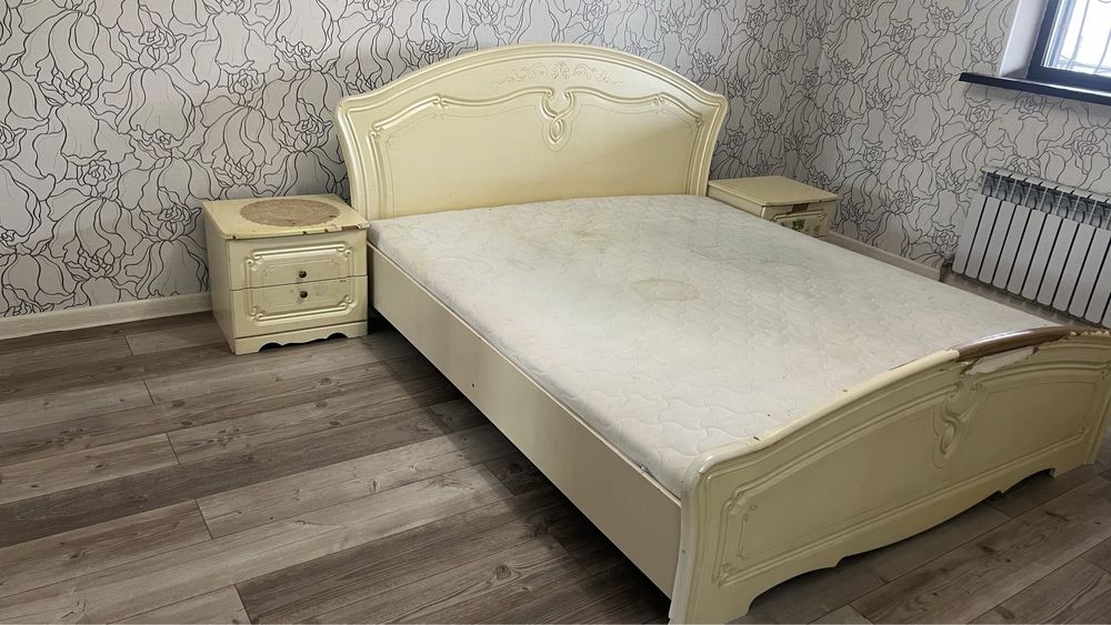 Продам Спальный гарнитур