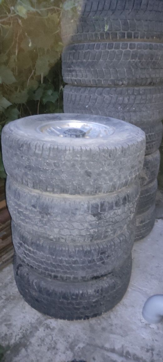 Продам покрышки зима R 17 и комплект с дисками R 15