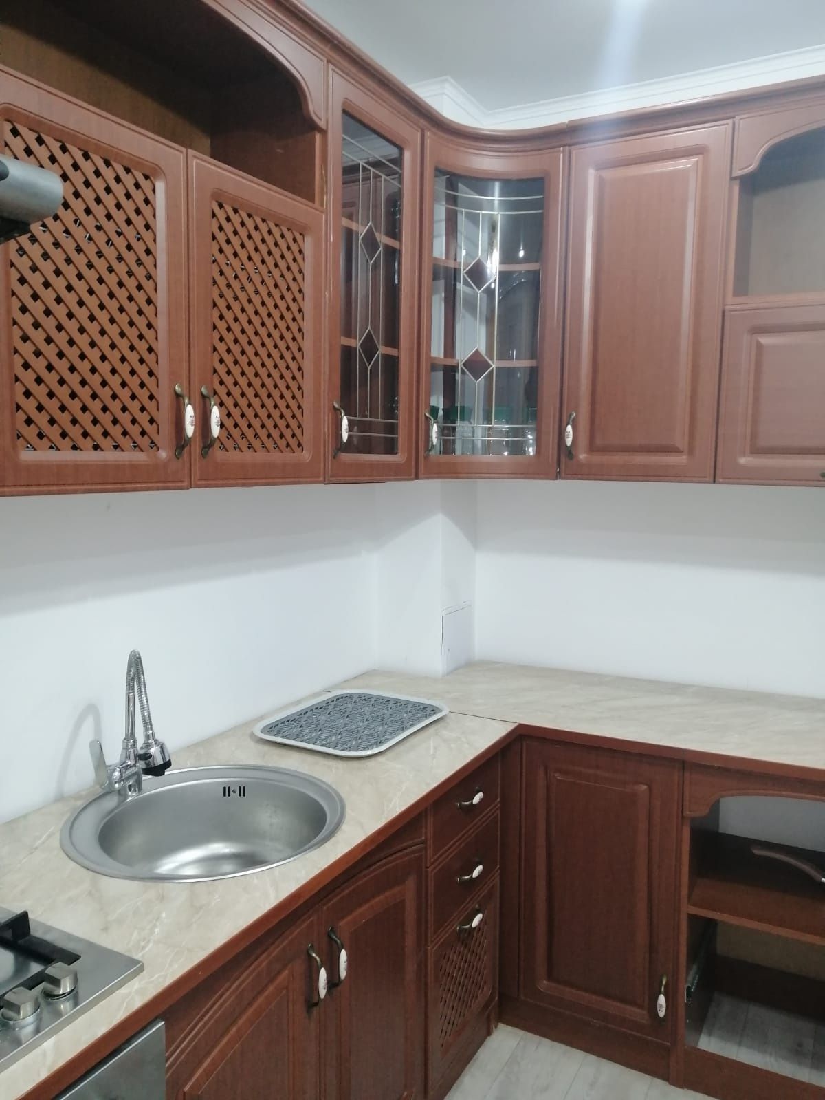 Продам 1 комнатную квартиру 42 кв. Метра,  2 этаж новый дом
