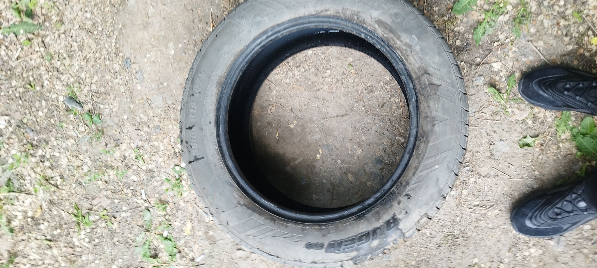 Продам шины 235-60R18 kumho 2 шт.