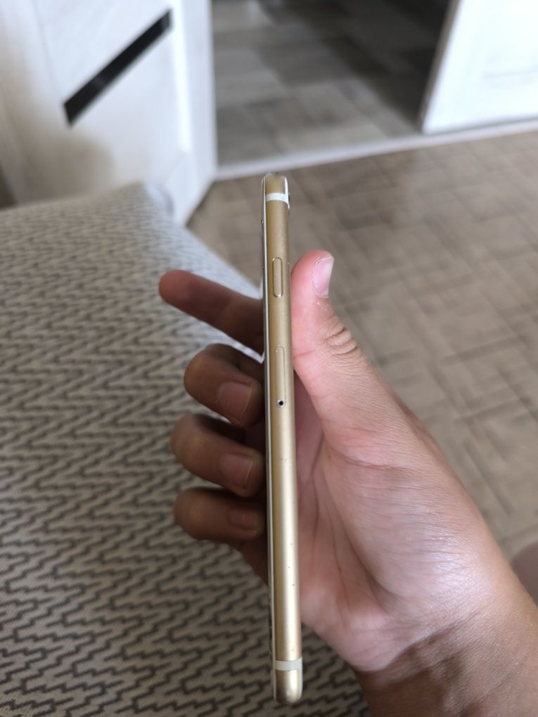 Iphone 6s  на 64 гб