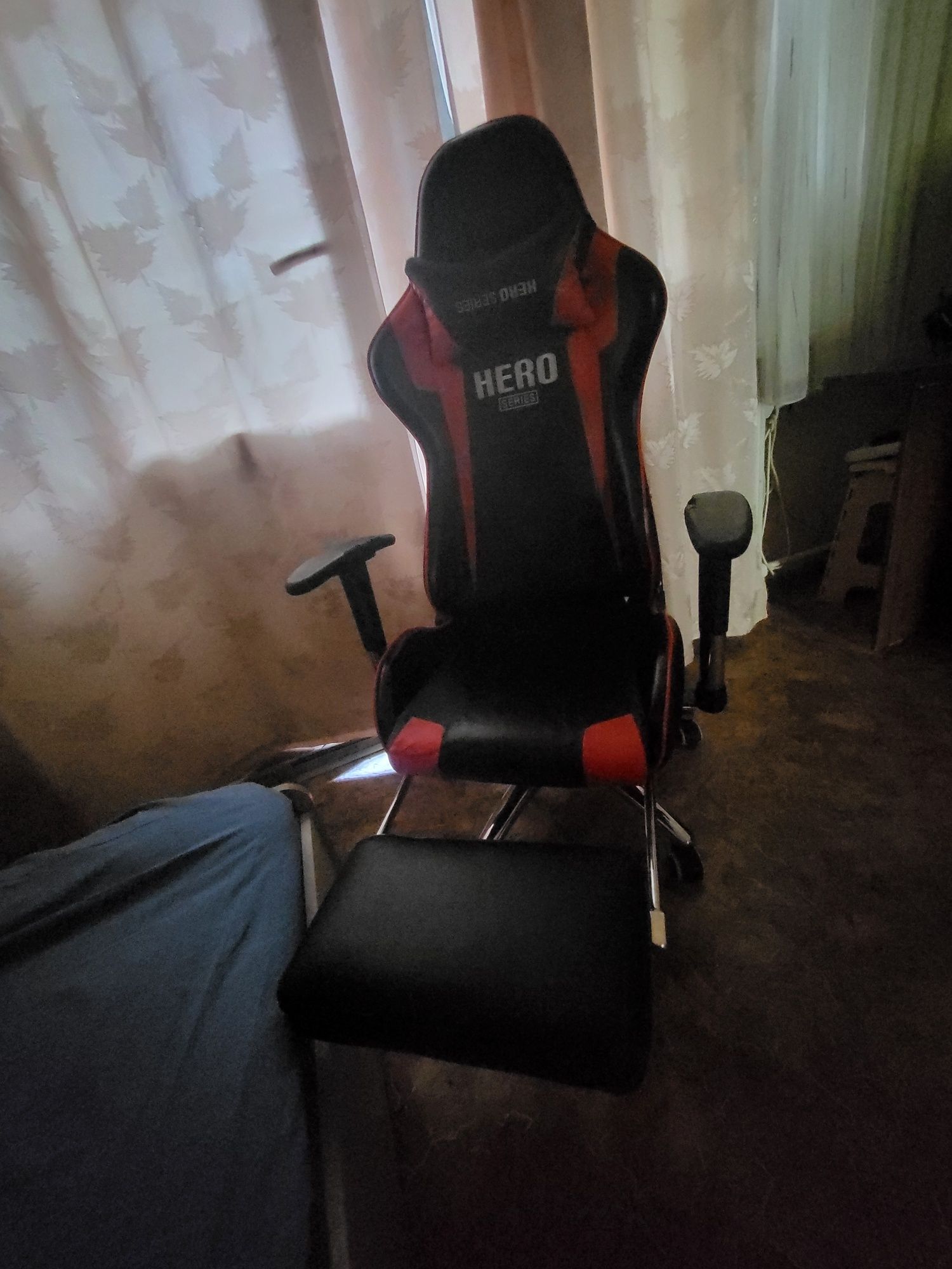 Игровое кресло продам