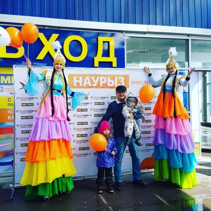 Ходулисты Артисты на встречу гостей! Леди фуршет ! Шоколадный фонтан