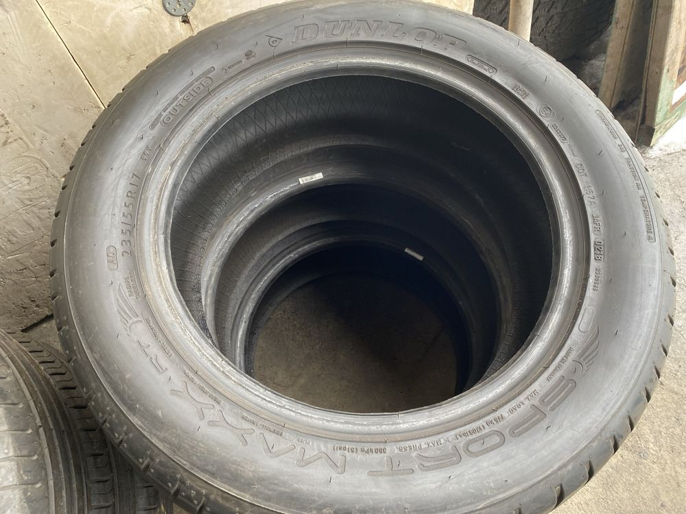 Три Штуки Летние Шины 235/55/17 Dunlop SPORT MAXX.
