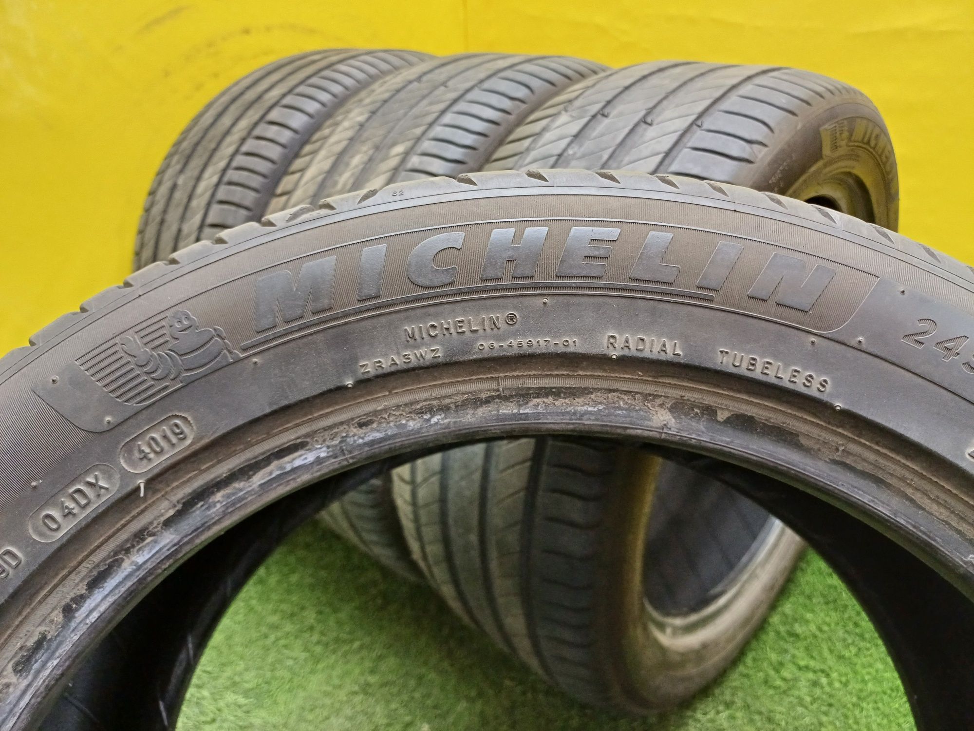 Шины 245/45 R17 Michelin комплект.