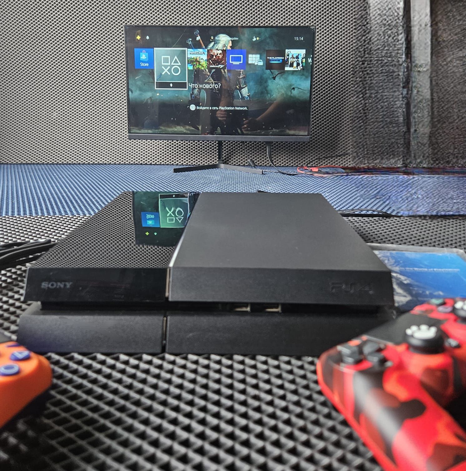 ПРОШИТАЯ 9.00 ps4 /2 джойстика/игры бесплатно.
