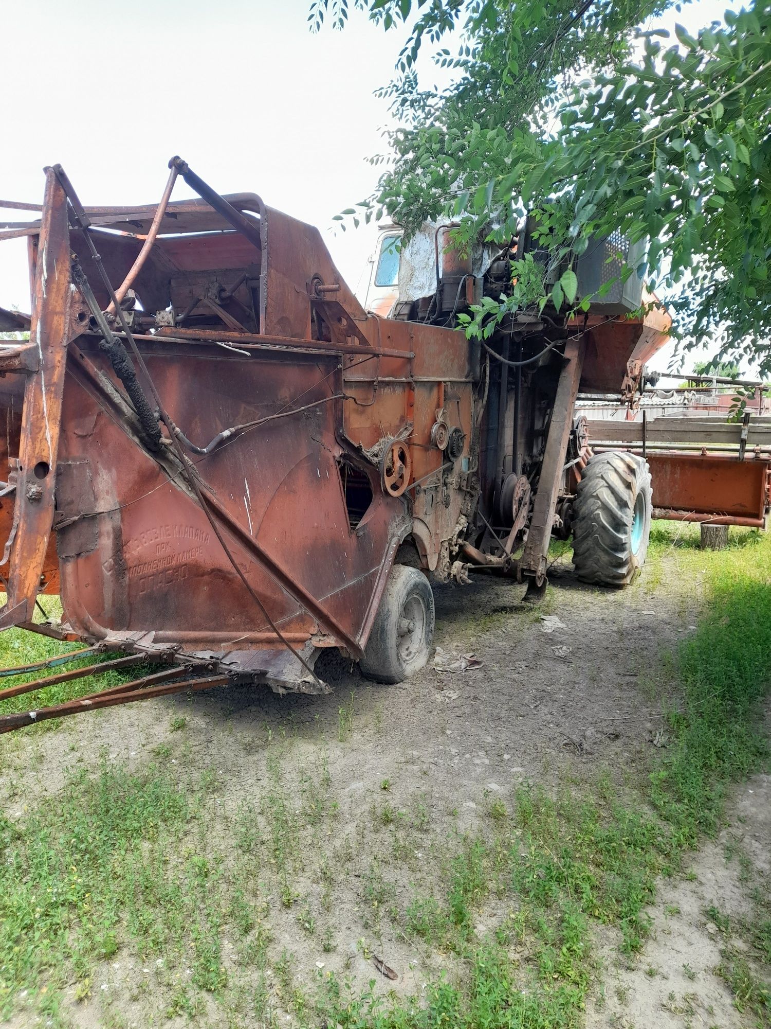 Продам Комбайн Нива