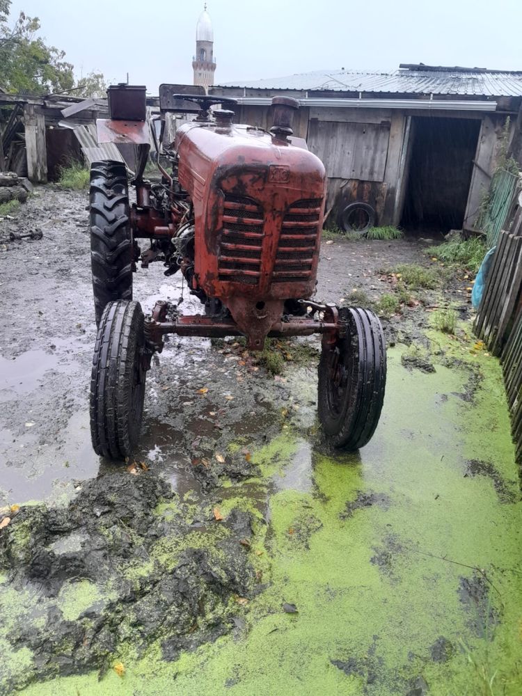 Продам трактор ДТ20