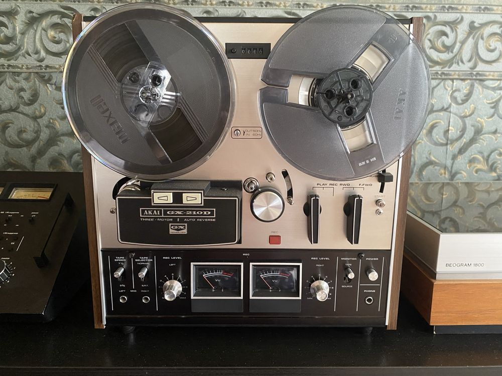 AKAI GX - 210D three- motor / auto reverse