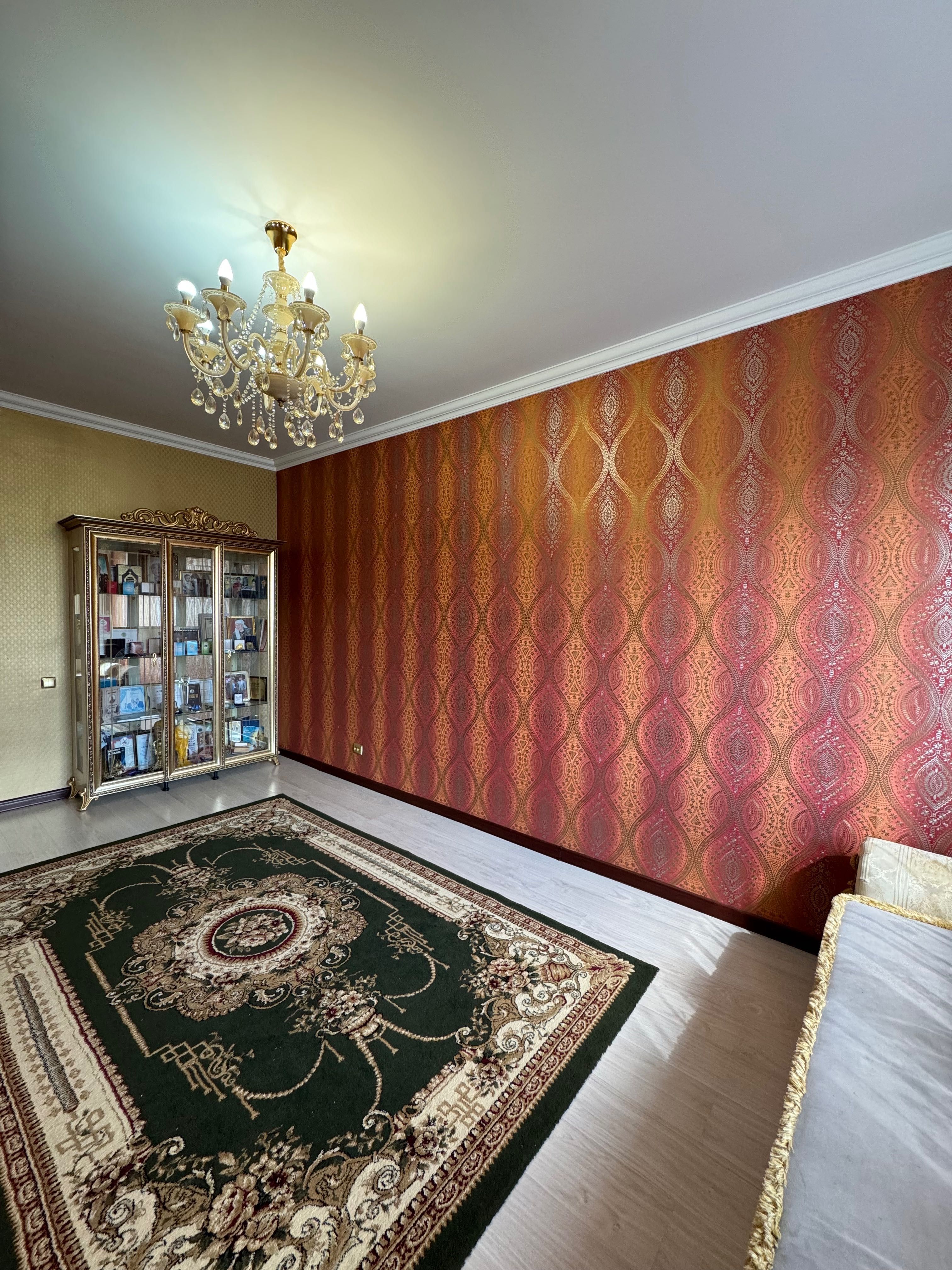 Продам 5-ти комн. квартиру по пр.Санкибай батыра 253/6