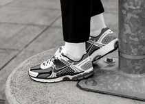 Кроссовки Nike Vomero 5