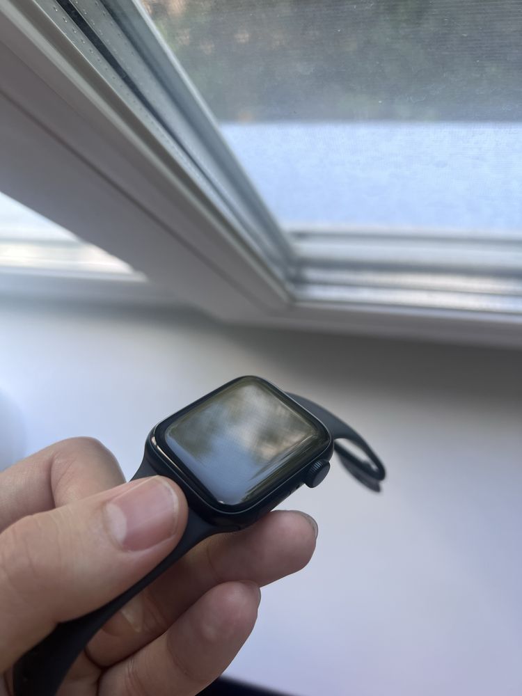Продам apple watch se gen 2