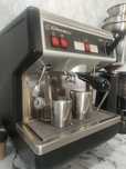 Продам кофемашину и кофемолку Simonelli в комплекте.
