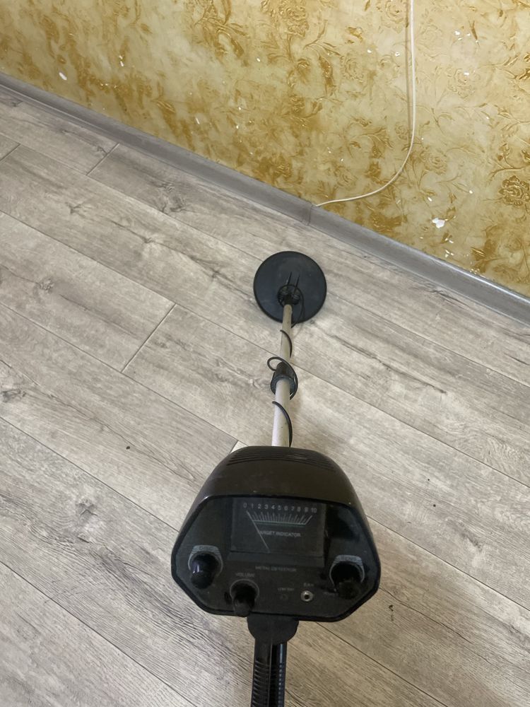 Металоискатель продам