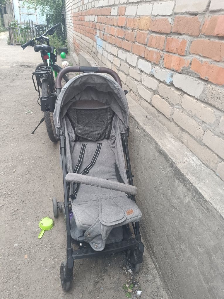Отдам коляску детскую
