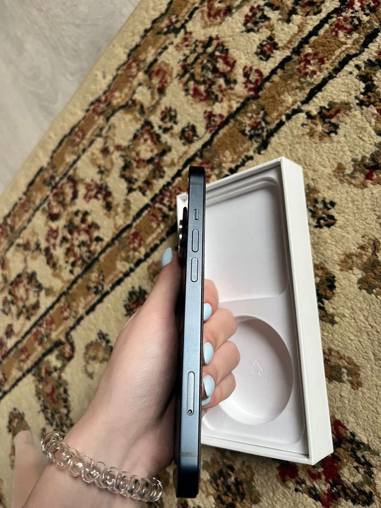 IPHONE 13 в хорошем состояние