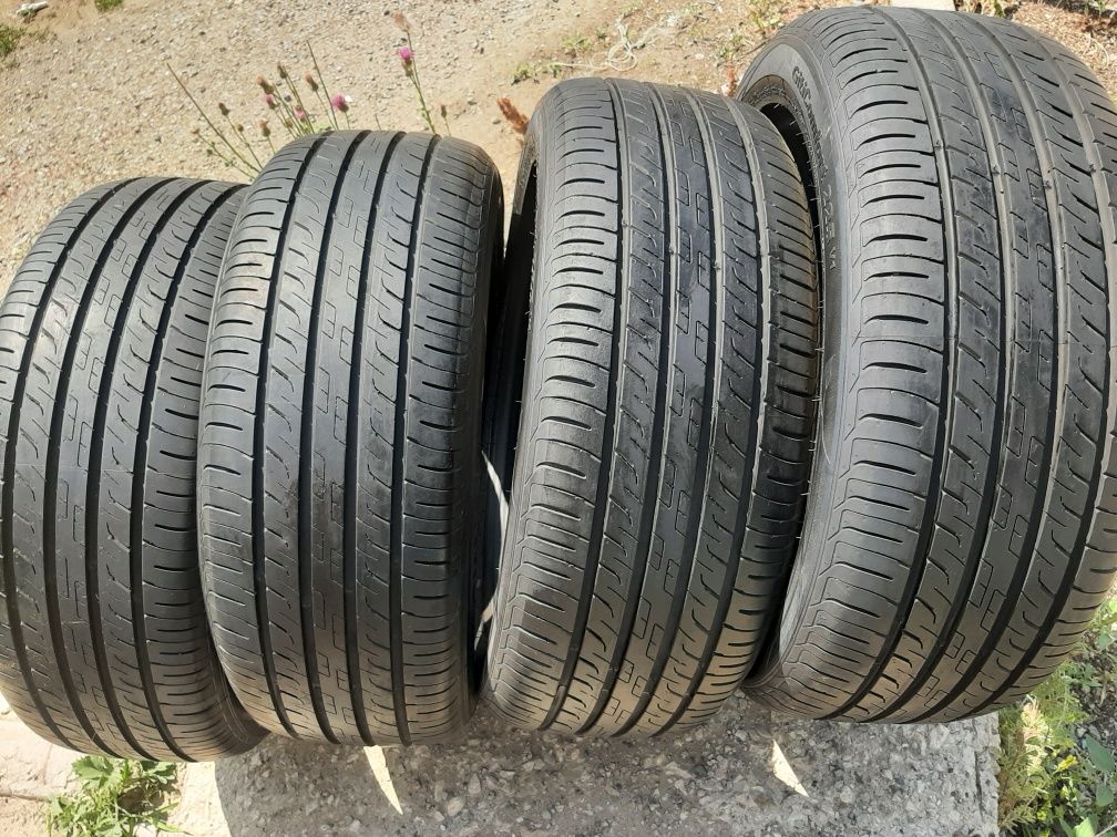 Продам шины 235/50/19 новые