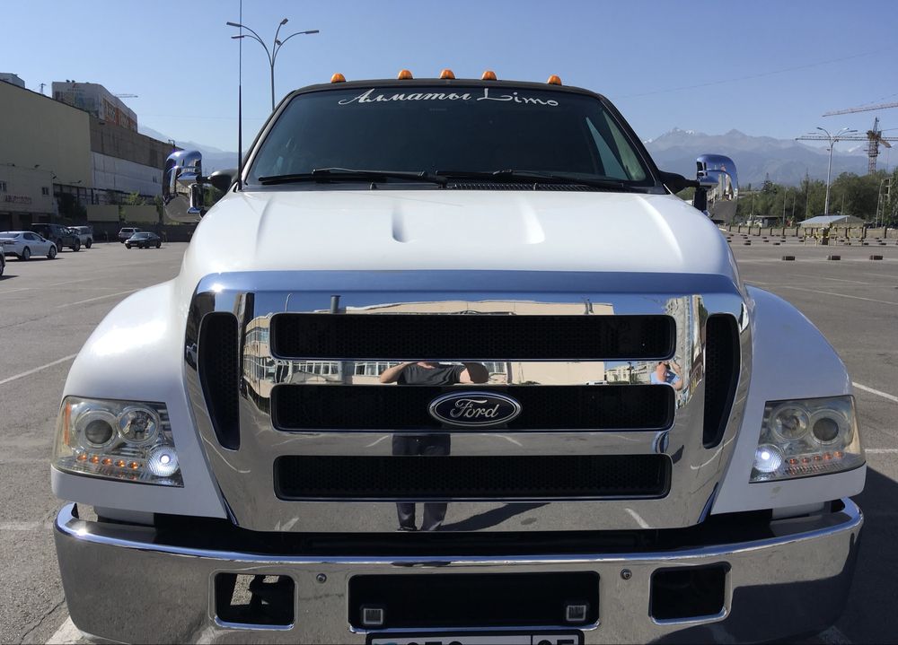 Лимузин Ford F650