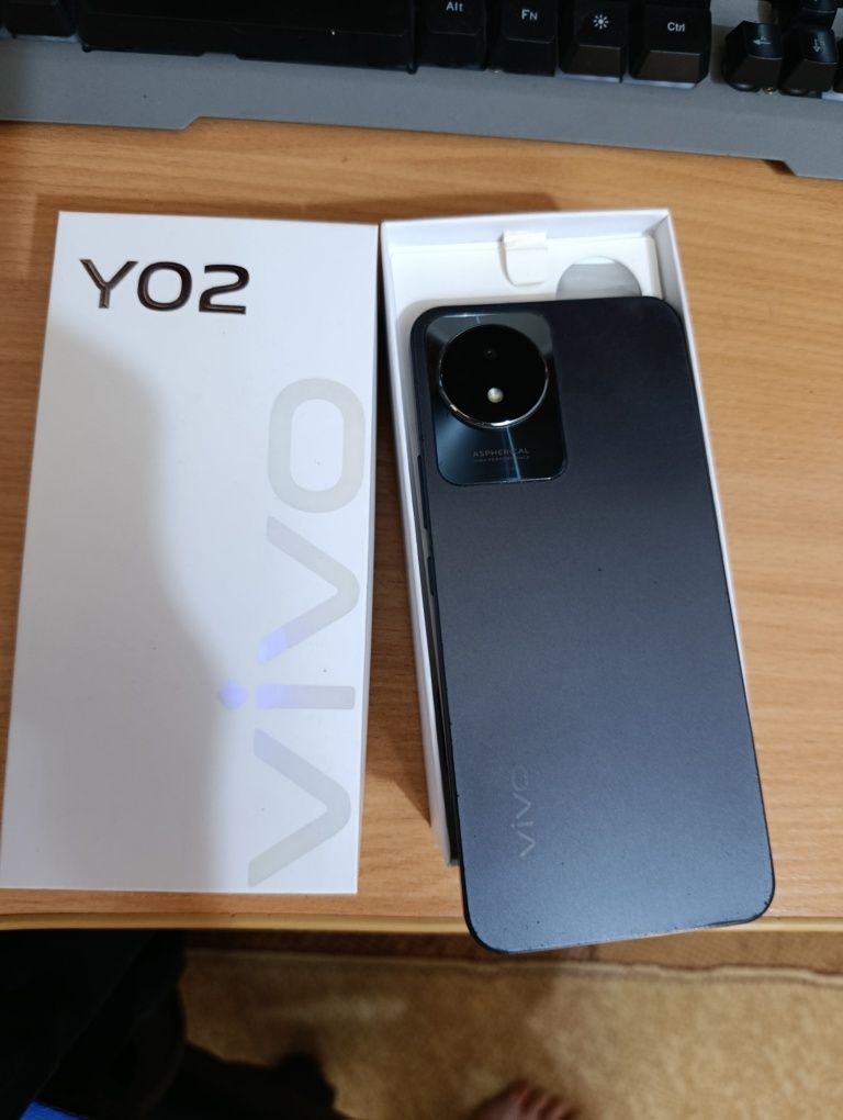 Продам телефон vivo Y02