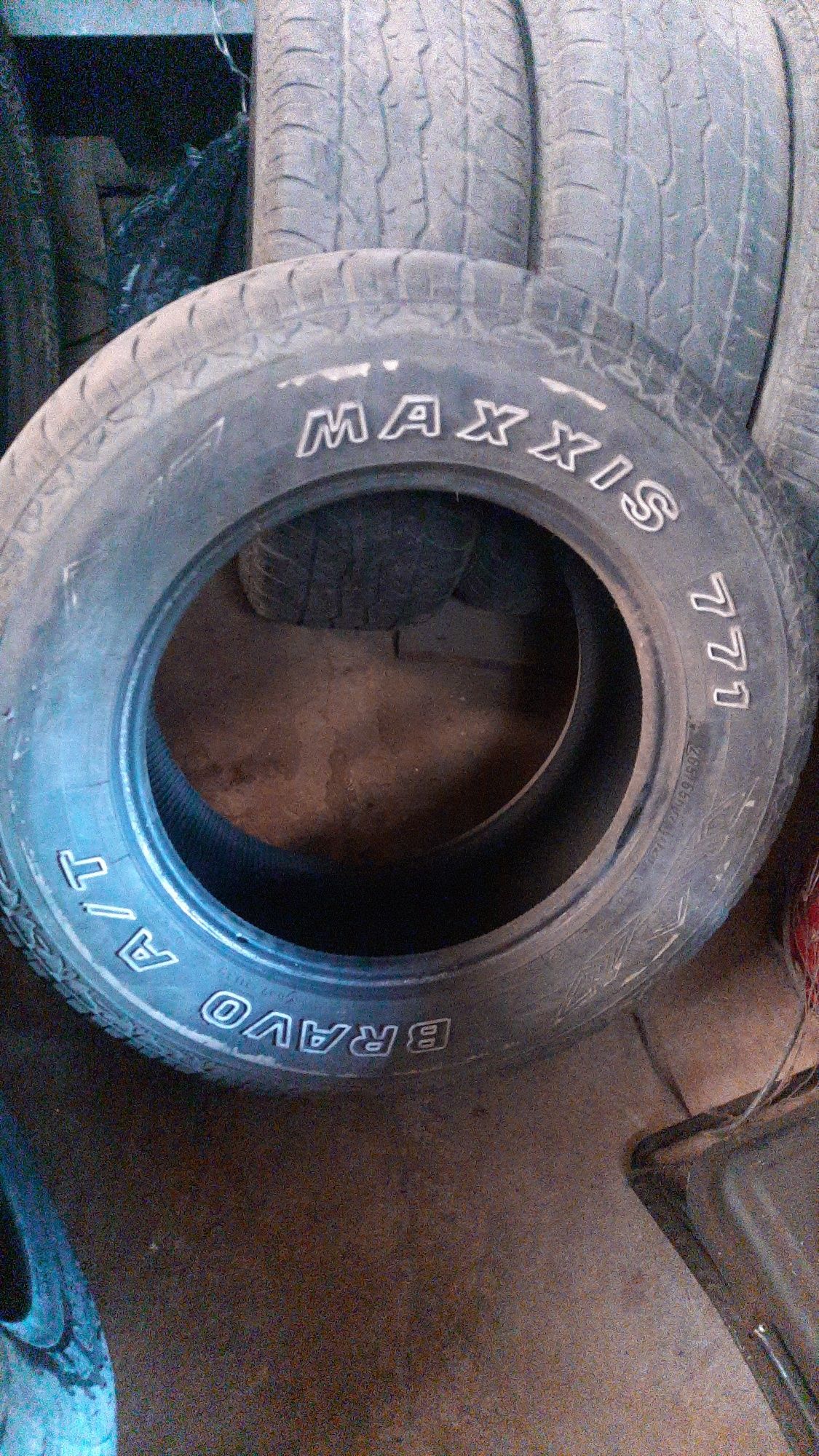 Шины б/у 275 60 R20, 275 65 R17, 265 65 R17.