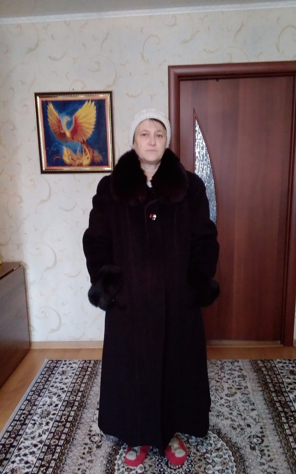 Продам пальто зимнее женское с песцовым воротником и рукавами