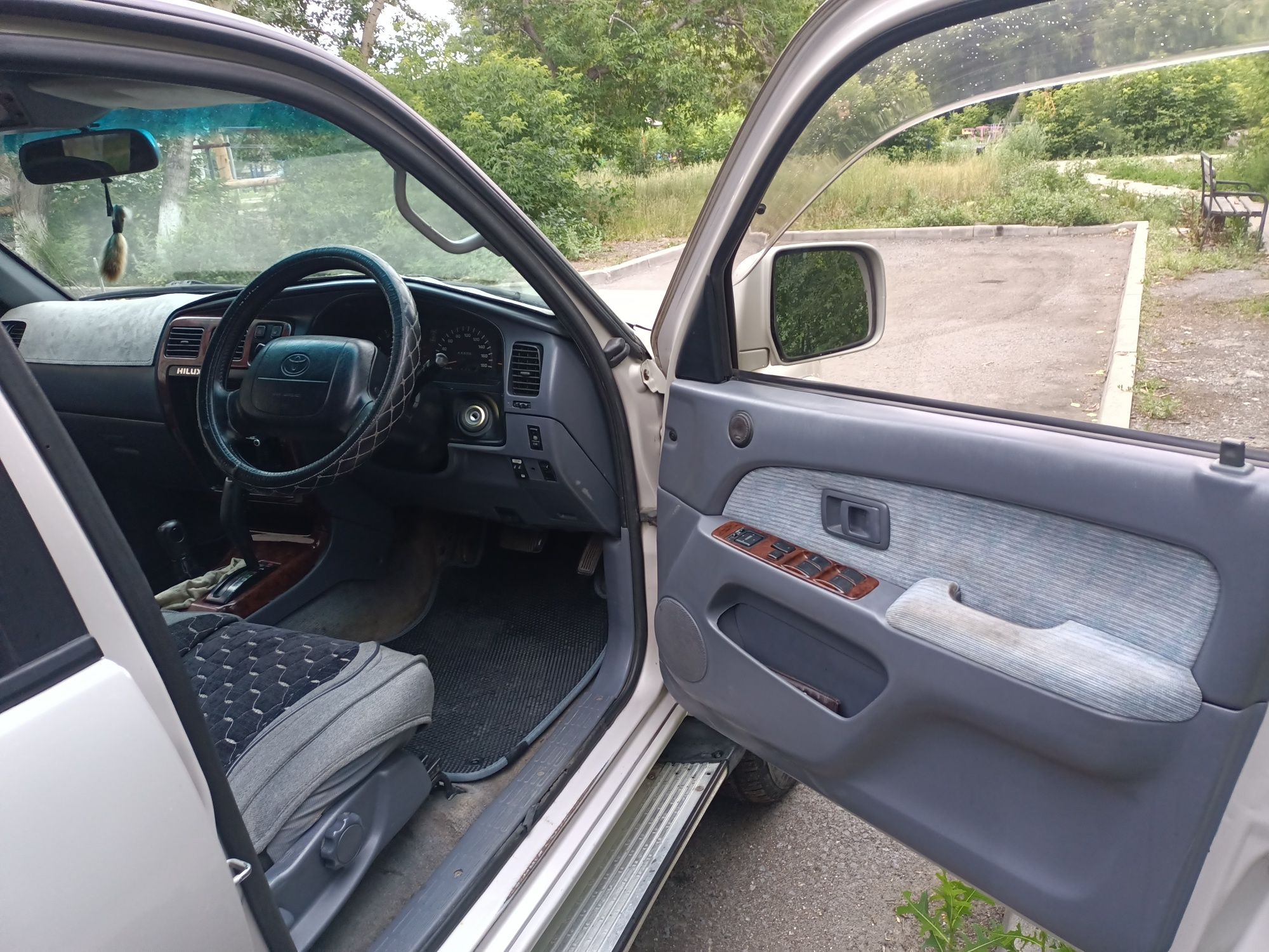 Продам Hilux Surf 185
