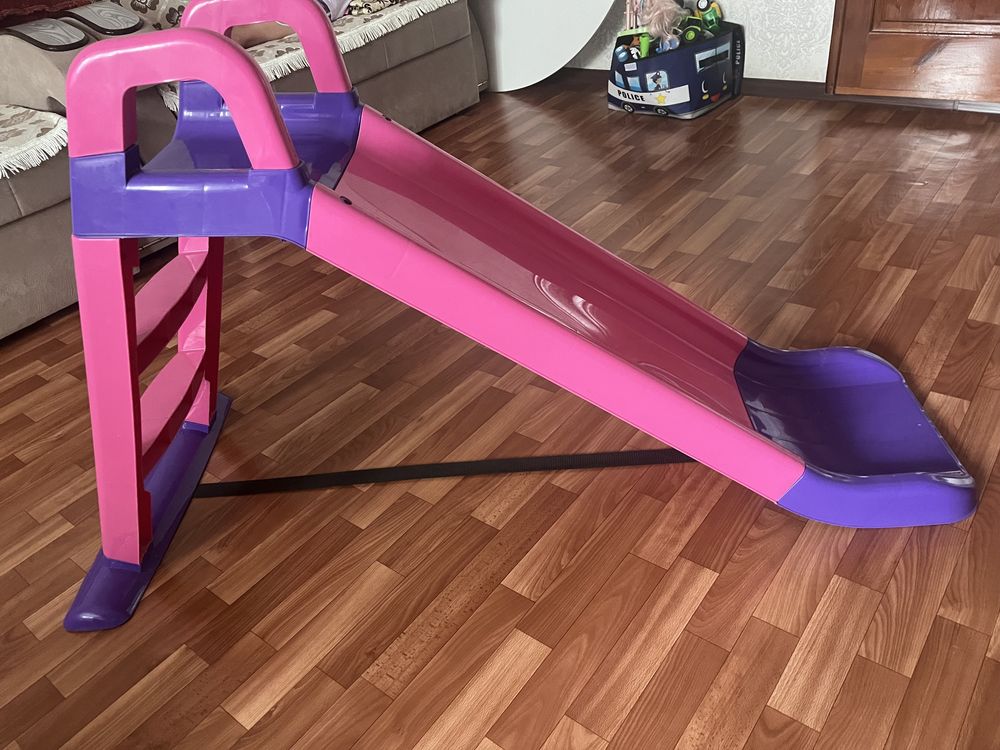 Продам детскую игровую горку в хорошем состоянии