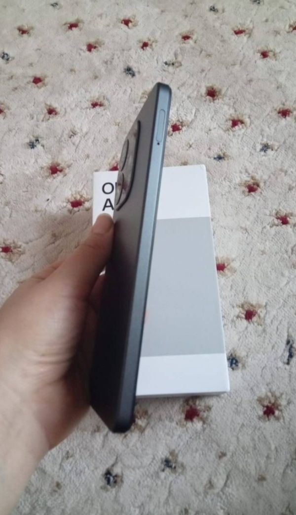 Продам телефон  Oppo A3