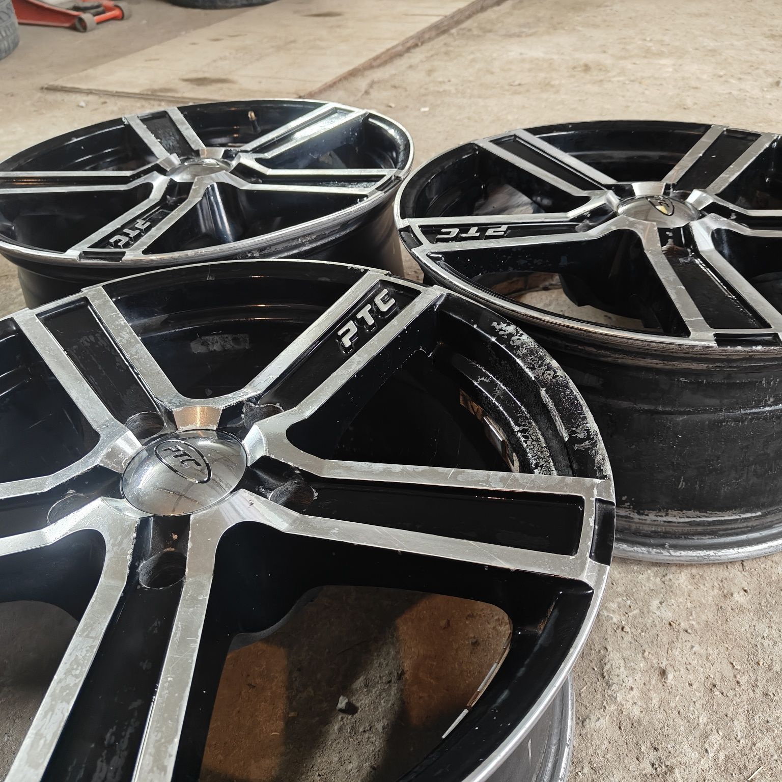 R20 PCD 5*150 Комплект легкосплавных дисков