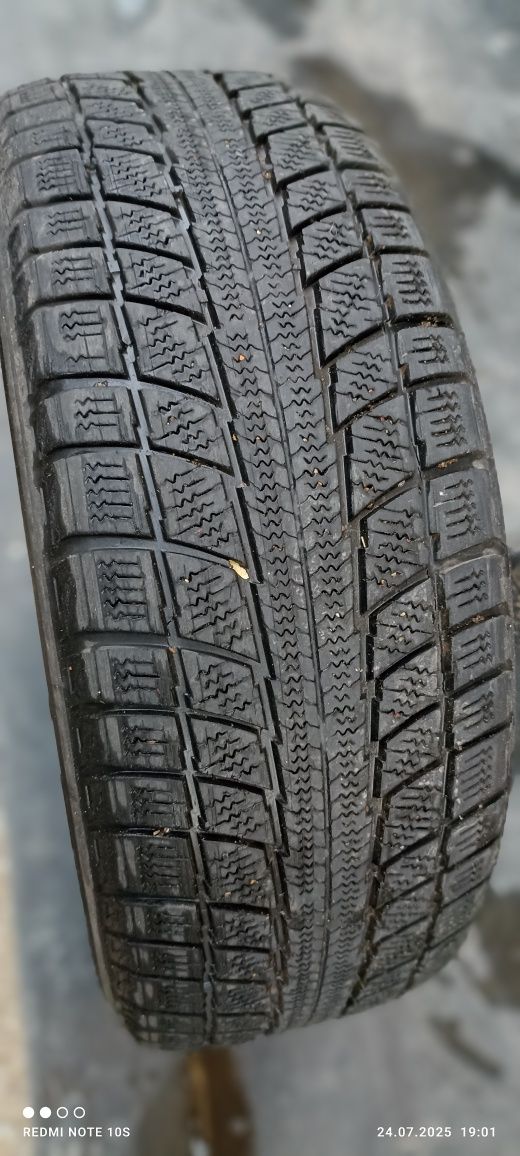 Продам шину 215/60/16