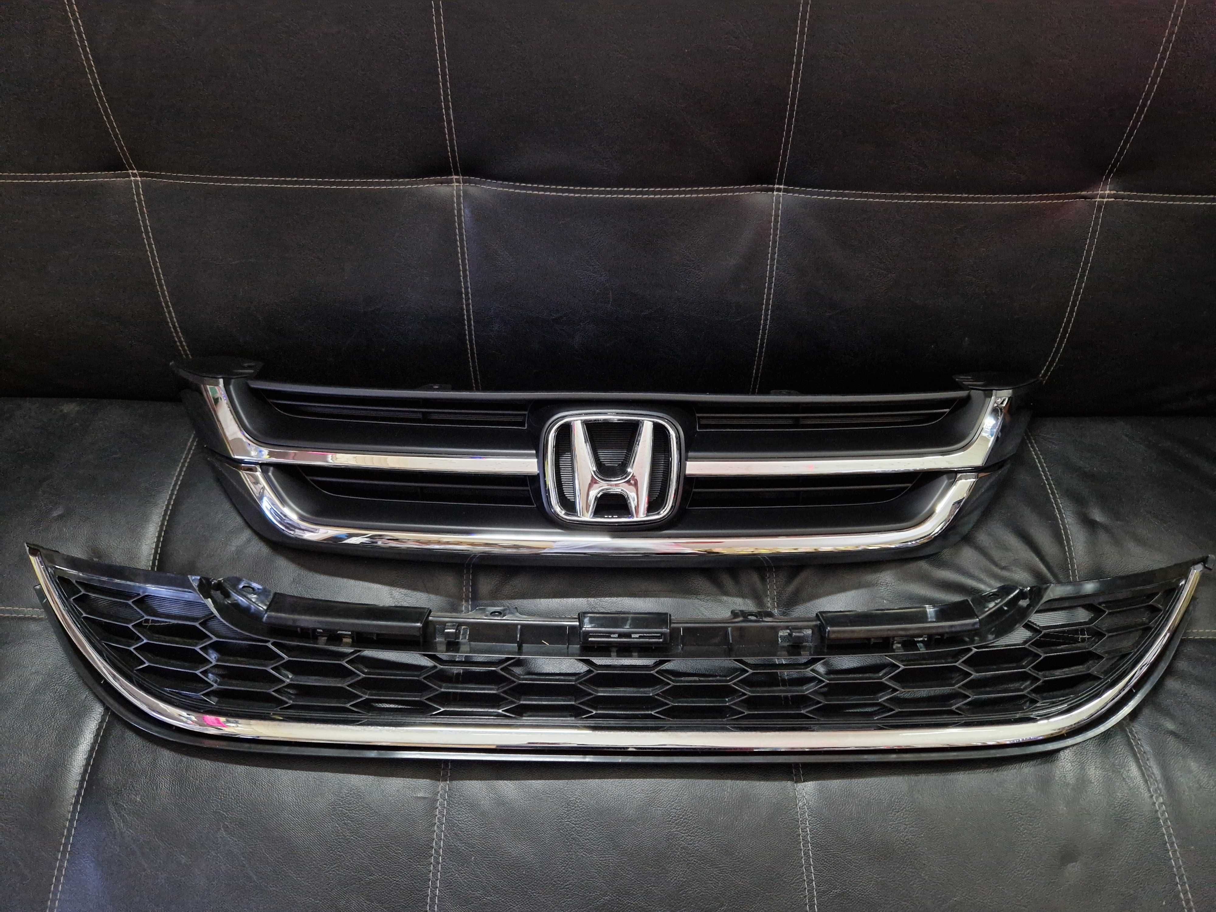 Решетка радиатора HONDA CR-V 10-12 новая в наличии отправка