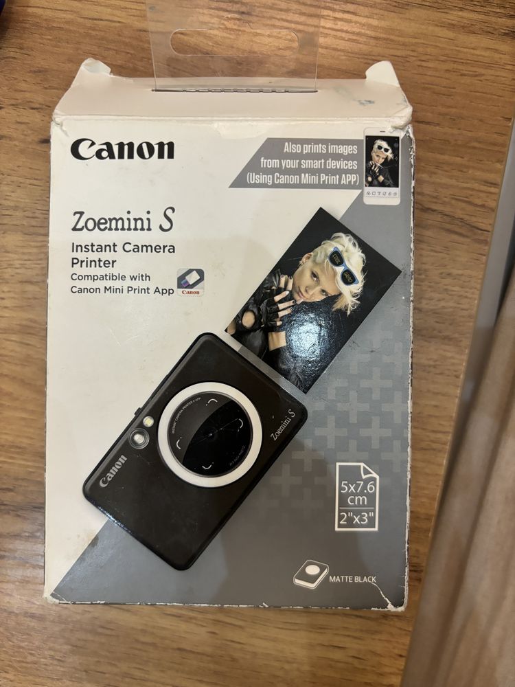 Камера моментальной печати  Canon Zoemini S