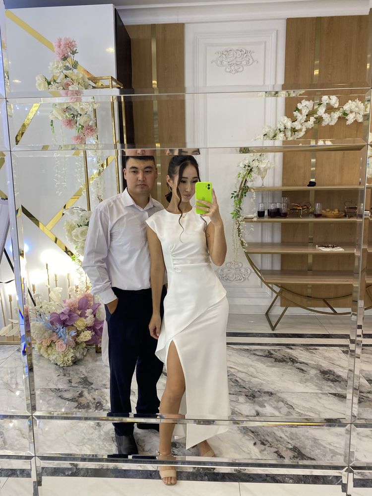 Продам платье б/у
