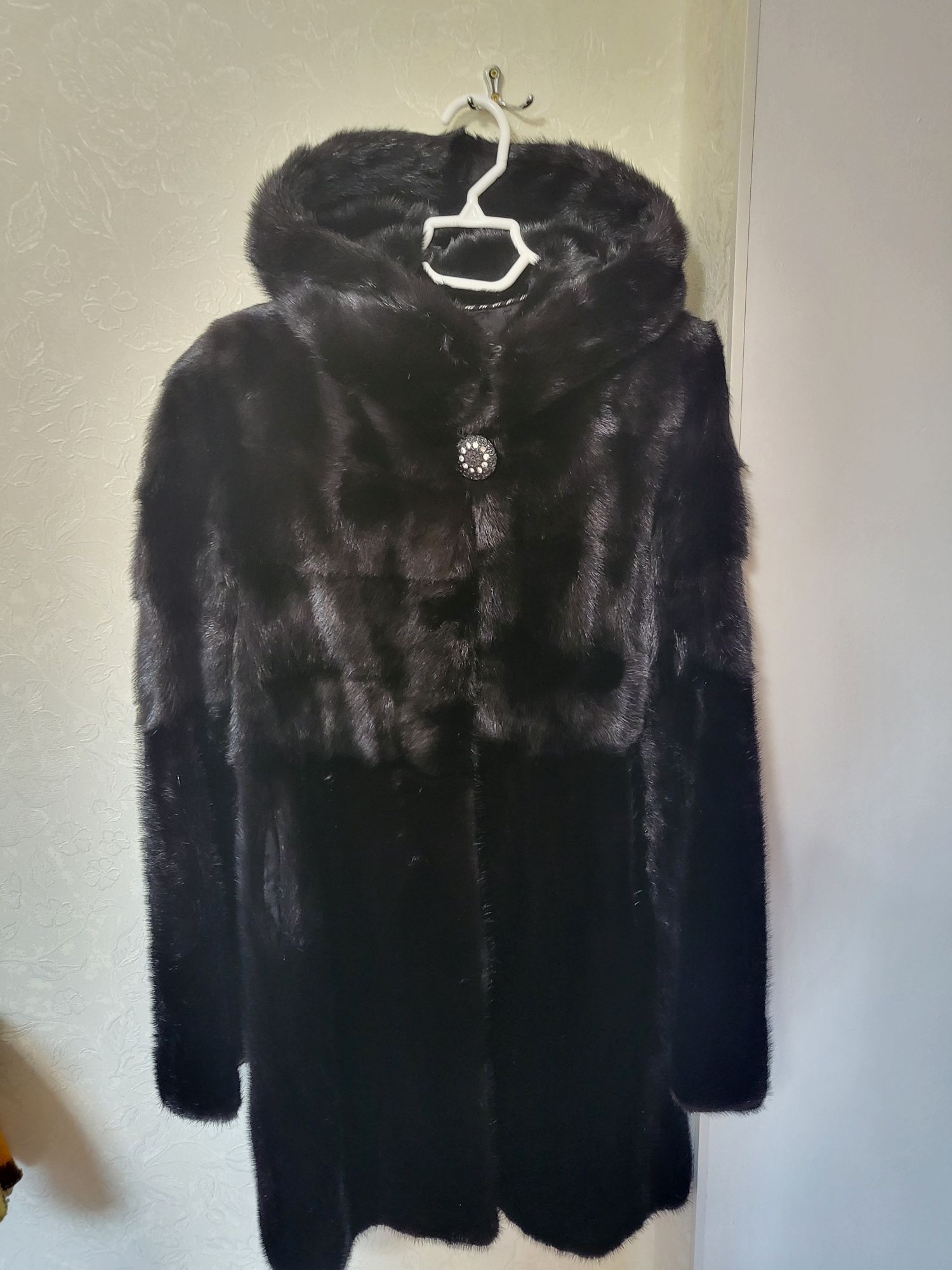 Продам норковую шубу