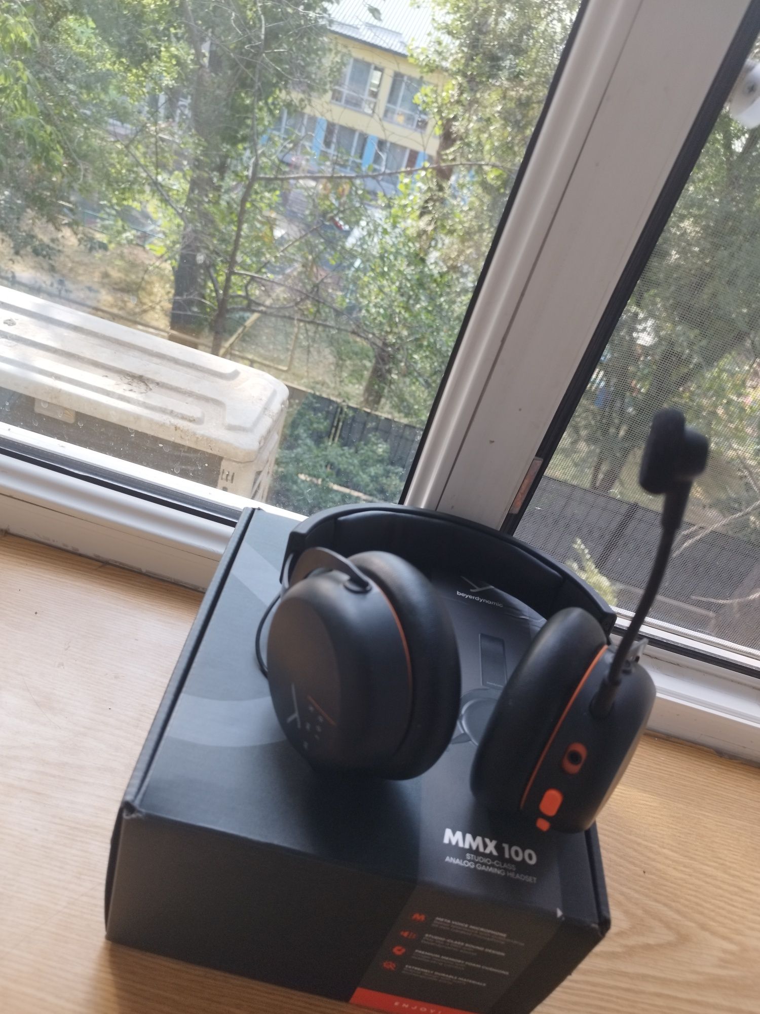 Наушники Beyerdynamic MMX 100