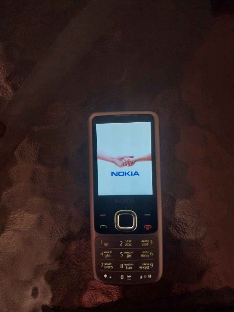 Продам NOKIA 6700c