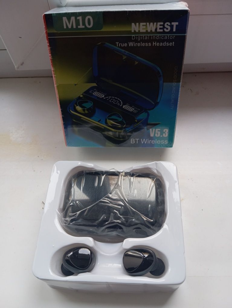 Продаются беспроводные наушники Newest M10