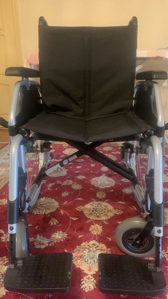 Механическая инвалидная кресло-коляска MEYRA Eurochair 2.750