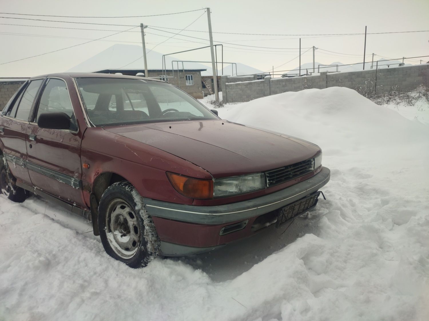 Продам Митсубиси Лансер 1990 года по запчастям